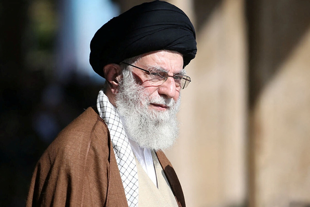 Верховный лидер Ирана Хаменеи на иврите пригрозил Израилю за удар в Сирии
